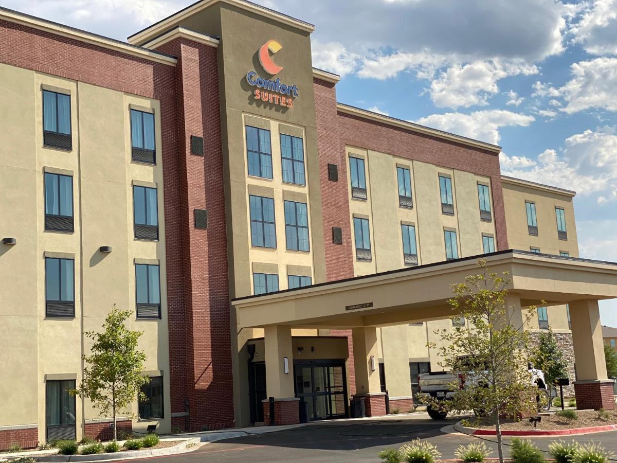 Comfort Suites Midland West Exterior photo