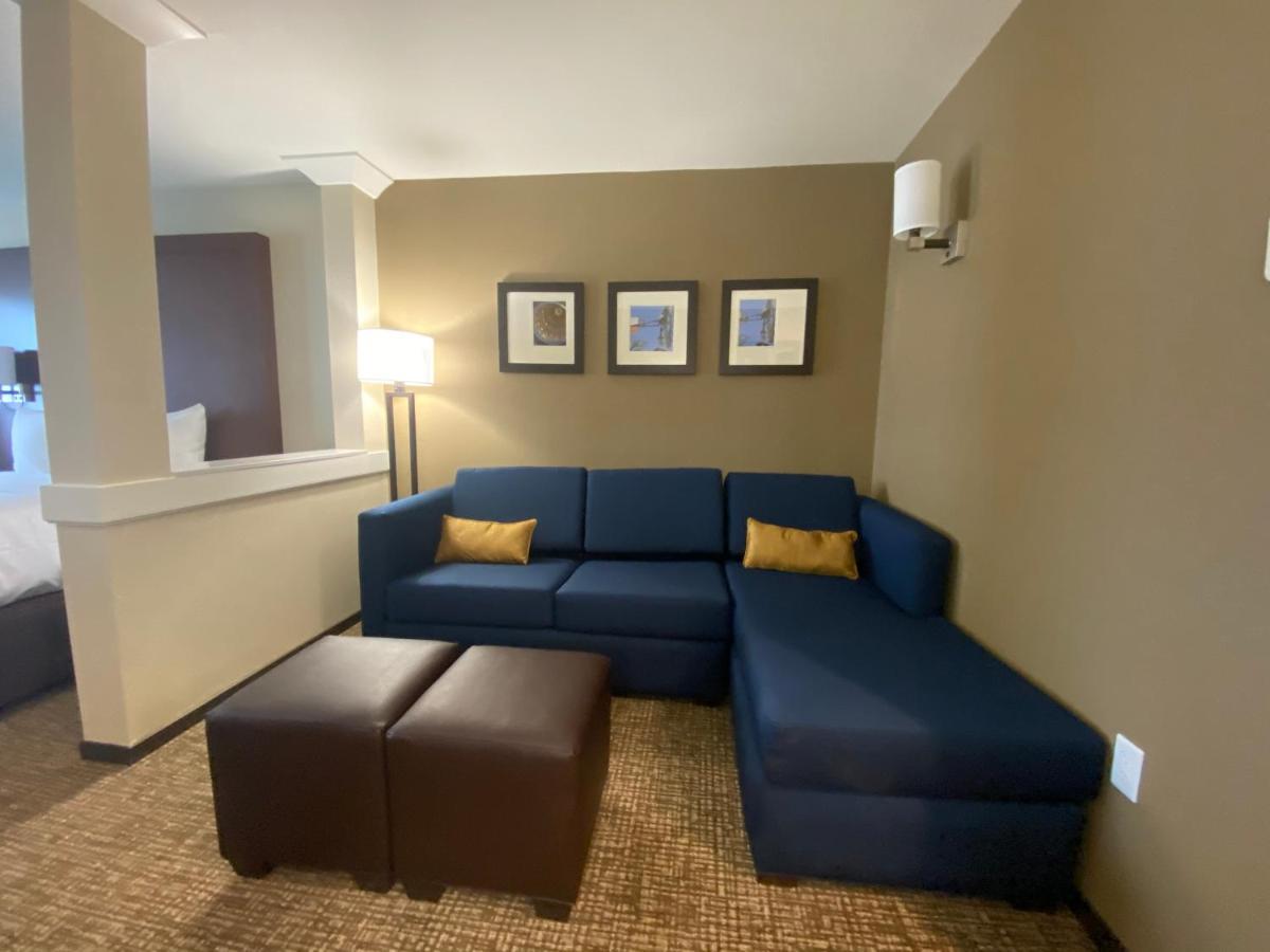 Comfort Suites Midland West Exterior photo